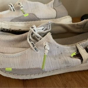 Cute 🥰 hey dudes! Size 6 fits like 5